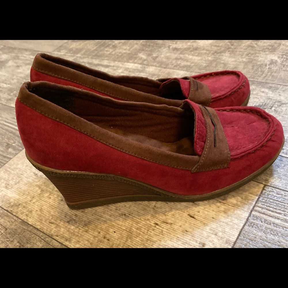 Elegant Red and Brown Wedge Shoes